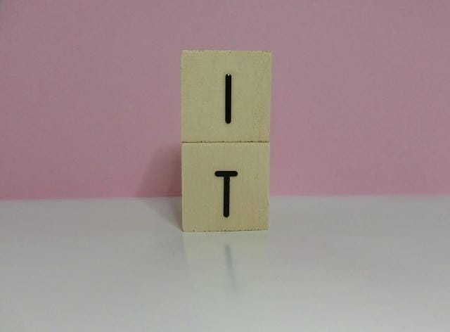 ファイアウォールの深層：サイバーセキュリティの最前線を探る